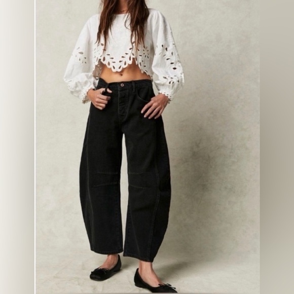 We The Free Good Luck Mid Rise Jeans in Soundwave
Free People Size 31 - Picture 5 of 16